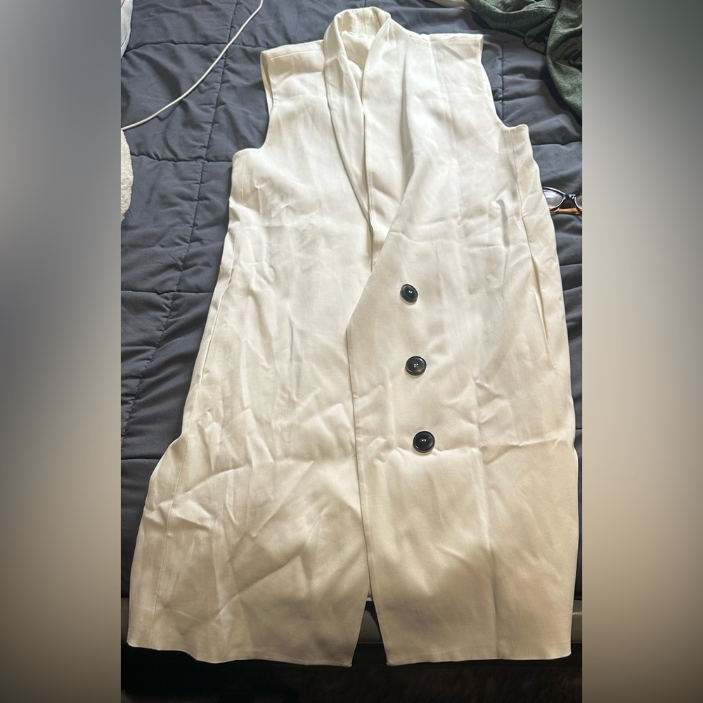 Mango sleeveless blazer